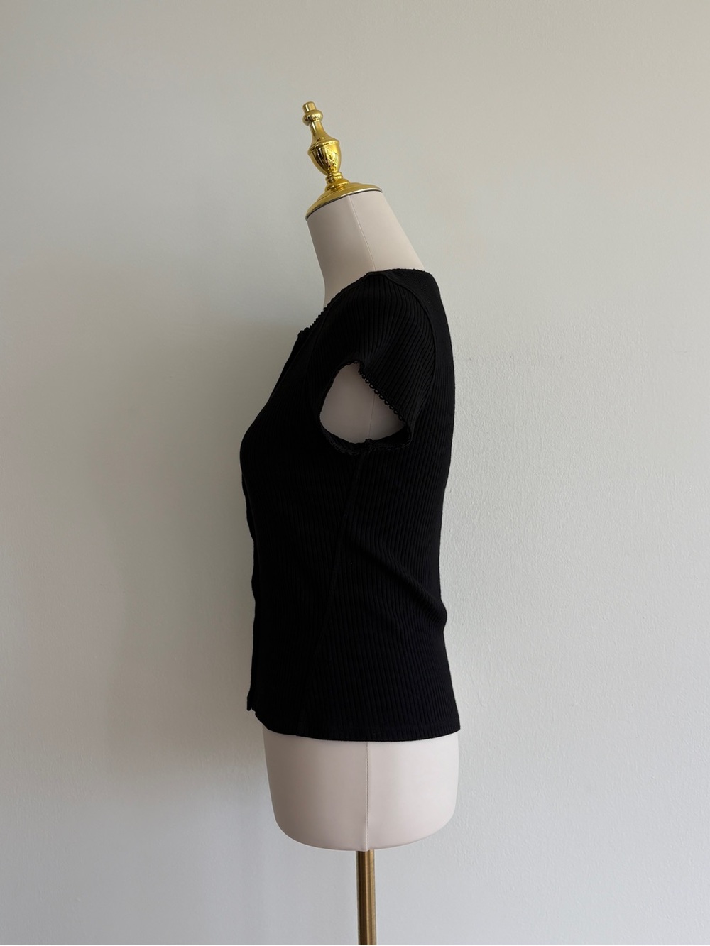 Free People Intimately Most Wanted Cardi Black Ribbed Button Front Top - Picture 3 of 5